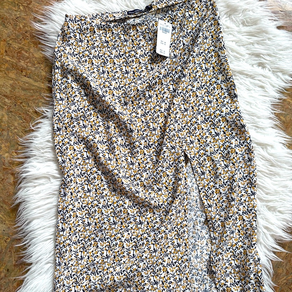 Abercrombie Women’s Side-Slit Midi Skirt Size M